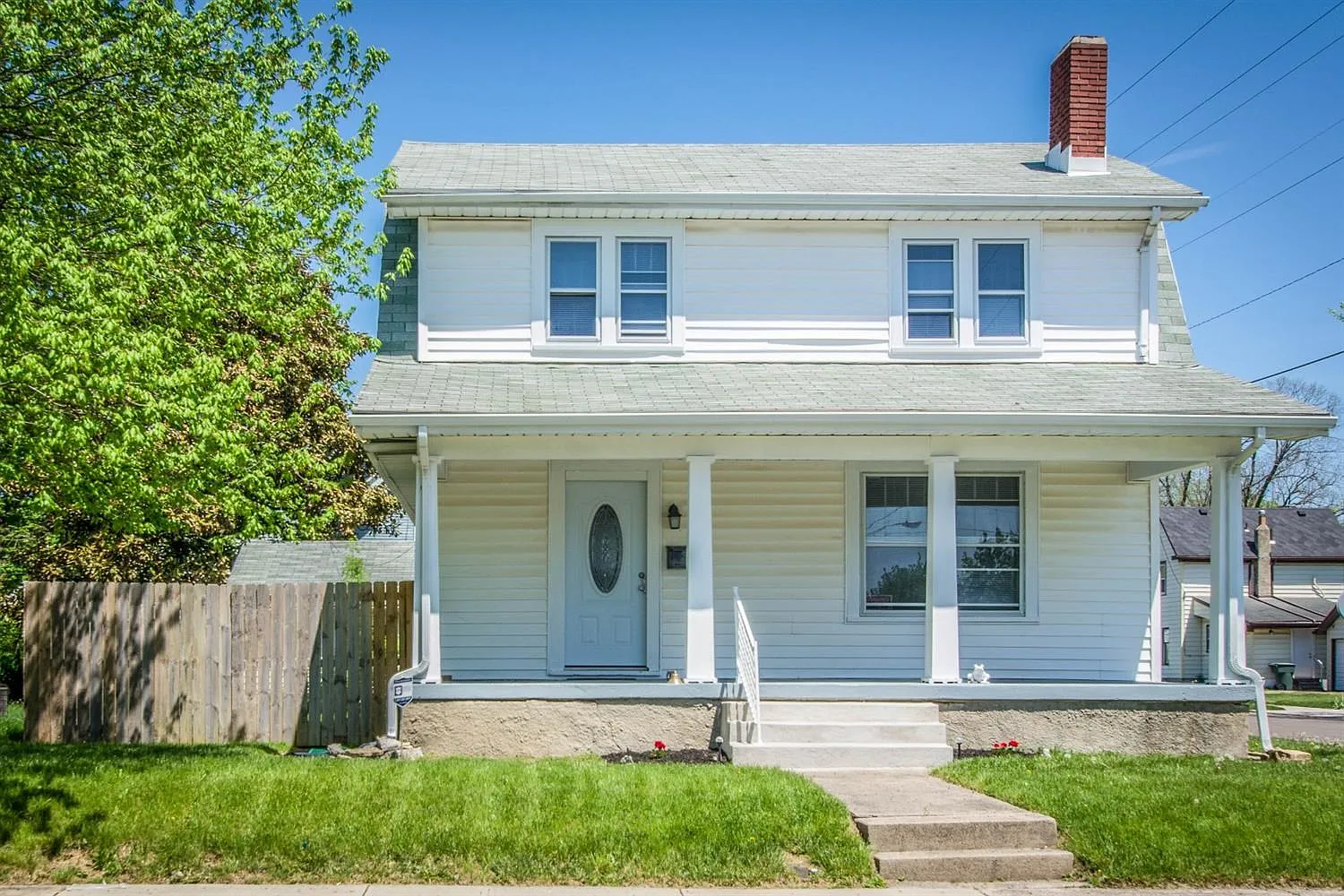 323 Bellaire Ave photo 1