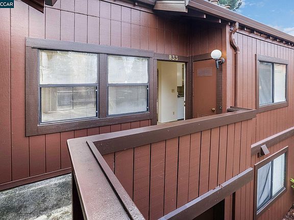 2nd image of 833 Camelback Pl