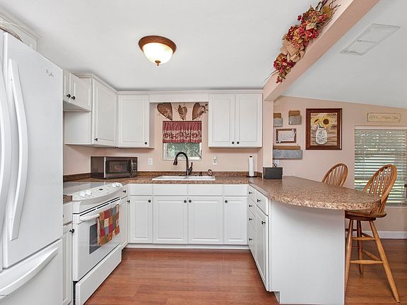 5th image of 7057 Hilton Dr