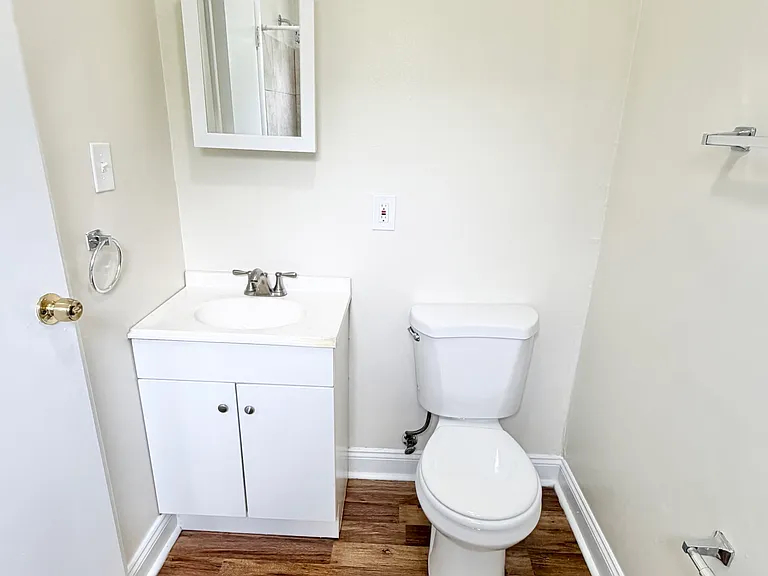 4912 Nash St NE #6 — Photo 8