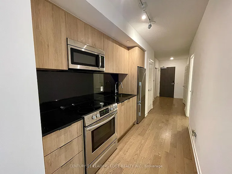 25 Richmond St E #421 — Photo 9