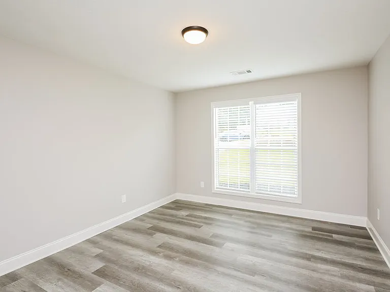 368 Embassy Dr — Photo 13