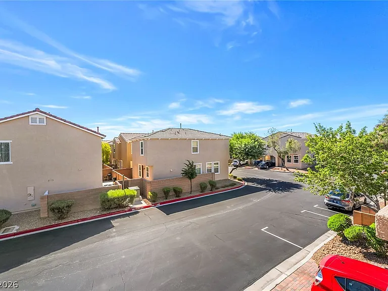 10471 Masons Creek St — Photo 19