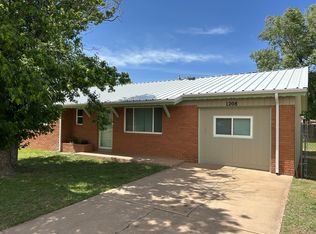 1208 Comer Dr, Clovis, NM 88101