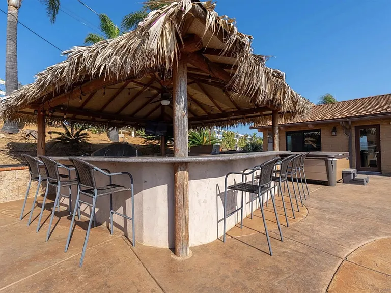 Palos Verdes Dr — Photo 28