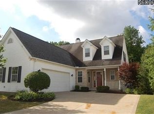 401 Woodside Dr, Northfield, OH 44067