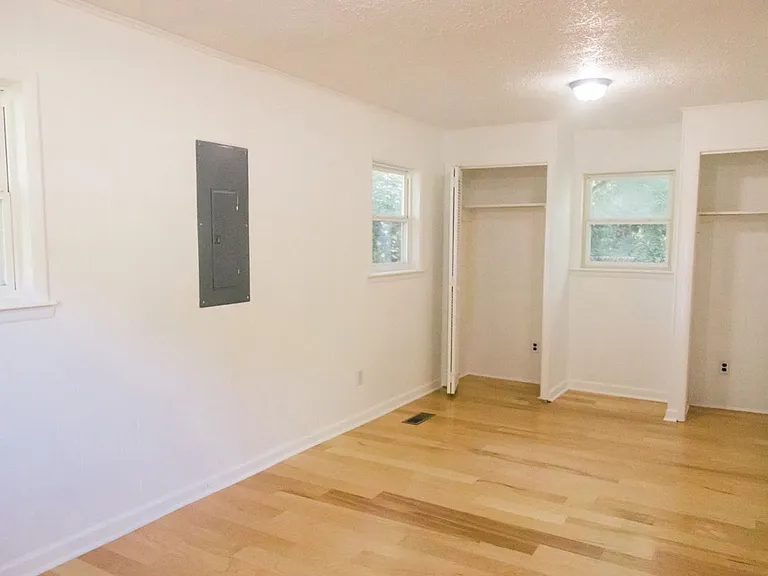 10716 Dallas Hollow Rd — Photo 11