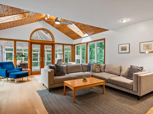 126 Applecrest Drive, Yarmouth, ME 04096