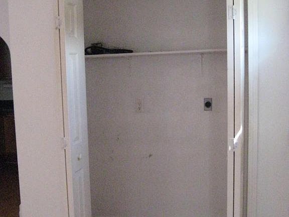 5th image of 1022 Roanoke Blvd