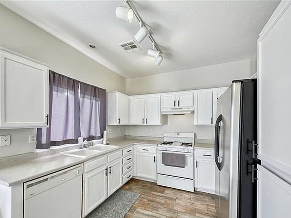 2nd image of 6074 Highland Gardens Dr