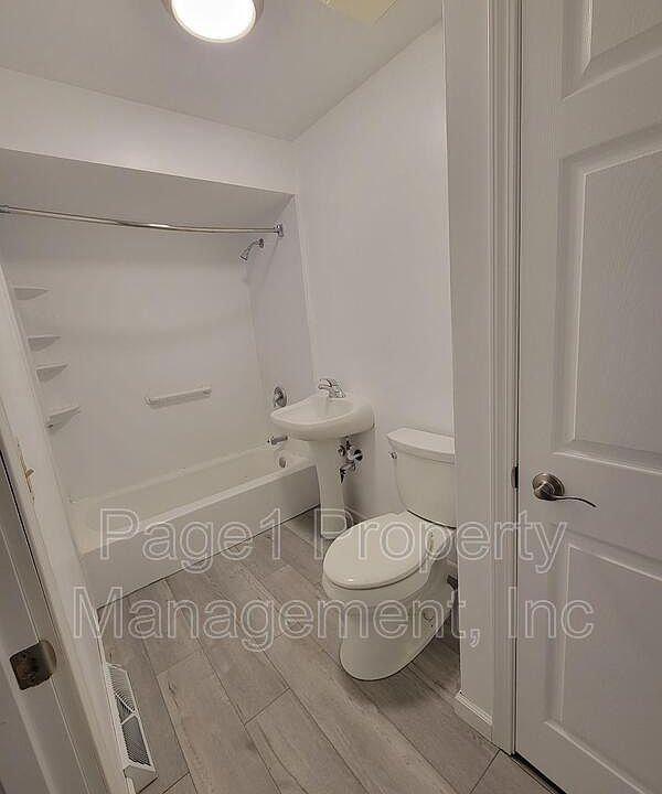 1st image of 2709 Canterbury Ln #2709-CL