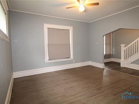 4th image of 3936 Woodhaven Dr
