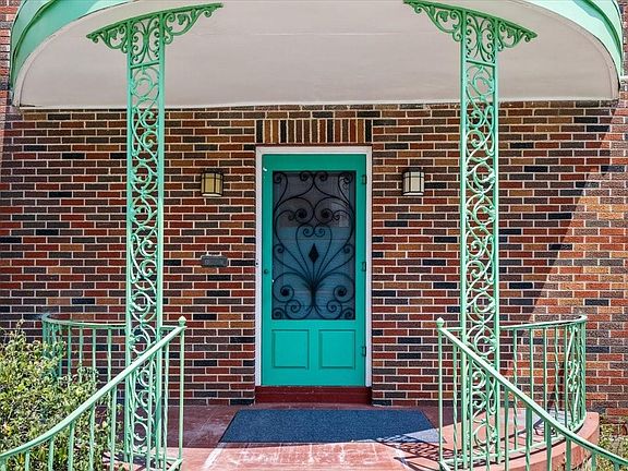 2nd image of 2719 Capitol St
