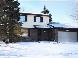 3207 Colchester Rd, Lansing, MI 48906