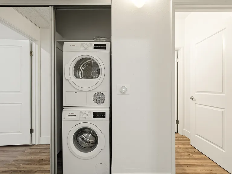 2BD (D) - Washer & Dryer