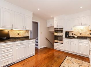 135 Far Horizon Dr, Easton, CT 06612