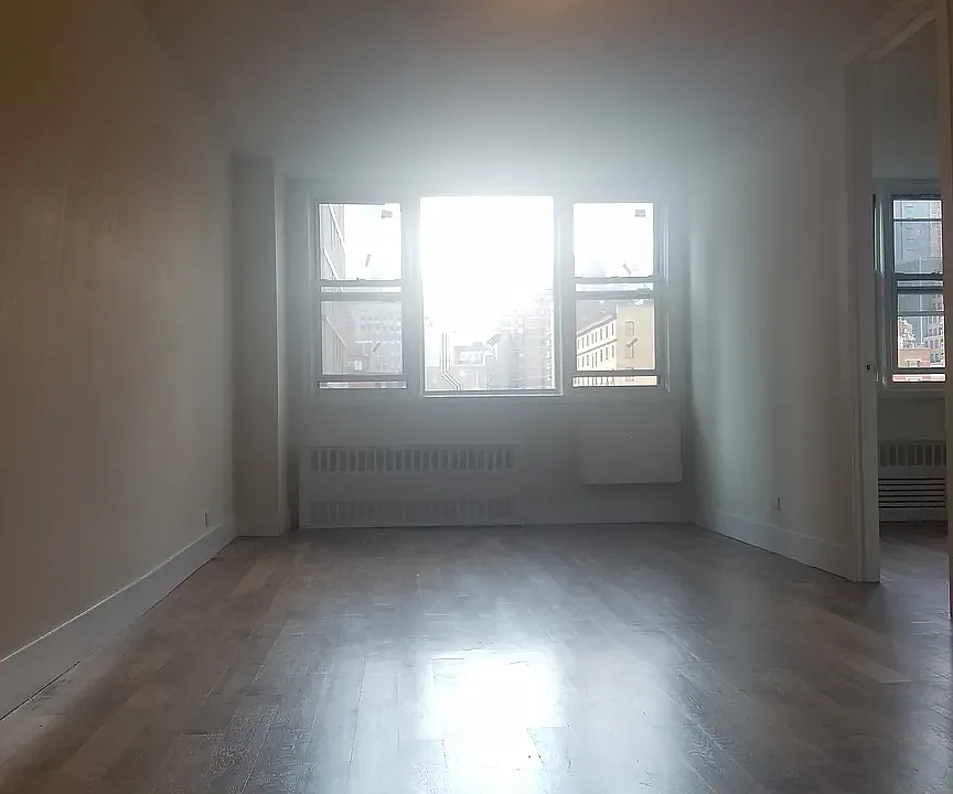200 E 30th St #3E