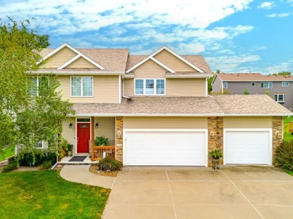 7502 Barnsley Dr, Johnston, IA 50131