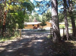 922 Garner Rd, Cave Junction, OR 97523