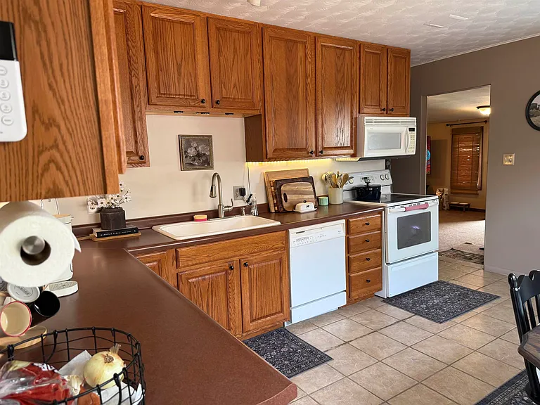 2207 Anna Ave — Photo 6