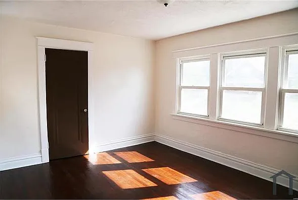 2525 Hord Ave — Photo 8
