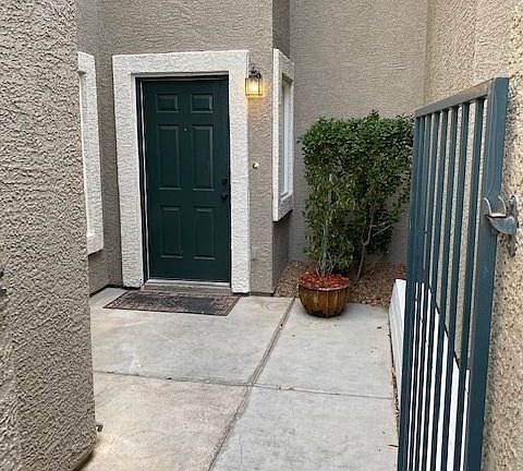4th image of 10207 Juniper Creek Ln