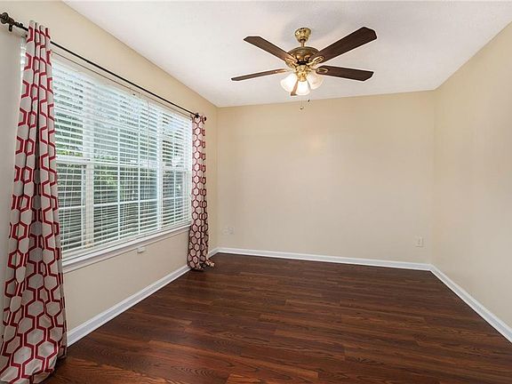 4th image of 3743 Hollow Oak Ln