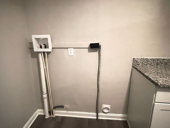 5th image of 2344 Woodland St