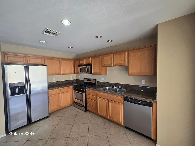 5254 Verenda Ave — Photo 5