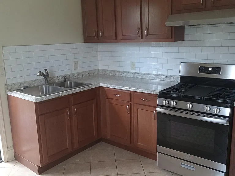333 Elm St — Photo 3