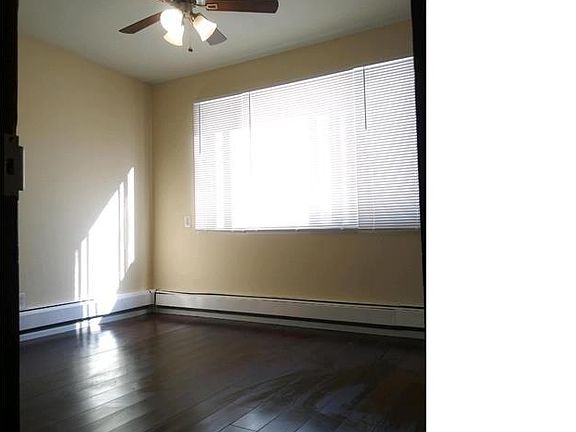 4th image of 3631 N Rockton Ave #104