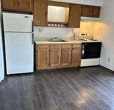 3rd image of 106 Cunningham Ln APT 2