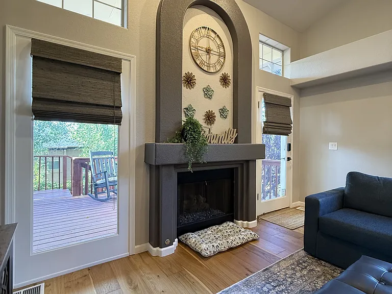 242 W Rosser St — Photo 21