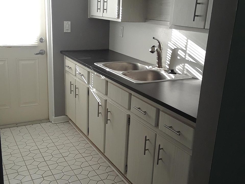 1st image of 222 N Federal Hwy APT 221