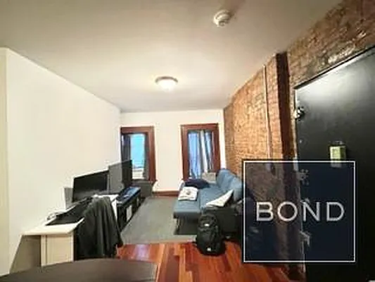 Rented by Bond New York | media 6