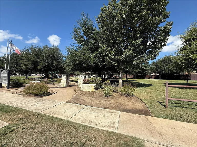 1722 E Mesa Park Cv — Photo 15