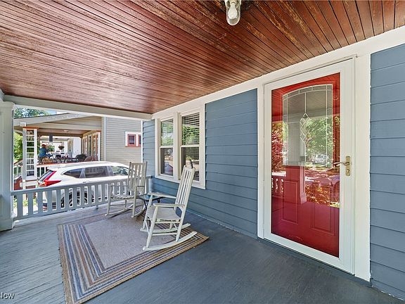 3rd image of 17511 Fries Ave