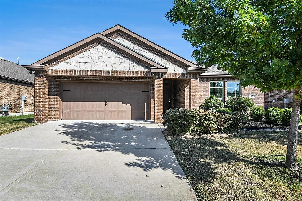 3 bed, 1772 sqft, $2,300 — Photo 1