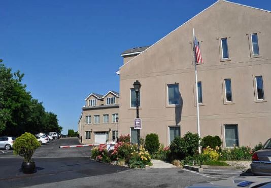 3rd image of 1436-1444 Outlook Ave #1