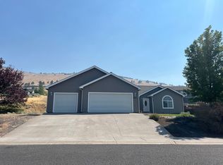 5831 N Hills Dr, Klamath Falls, OR 97603