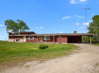 2713 Wayland Rd, Washington, IA 52353