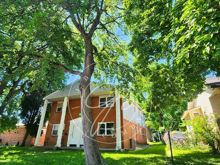 1719 W Bancroft St #D — Photo 2