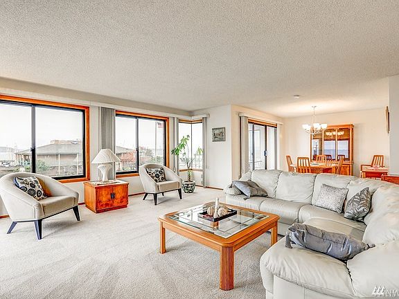 5th image of 601 S 227th St APT 303S