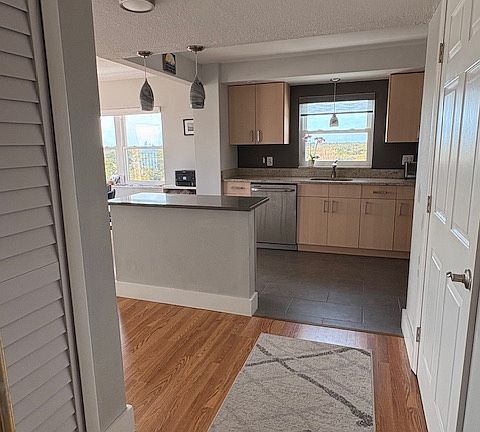 3rd image of 1120 N Shore Dr NE Unit 905