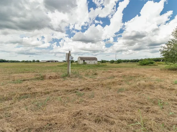 4979 Fm 1563, Wolfe City, TX 75496