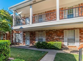 960 Roaring Springs Rd, Fort Worth, TX 76114