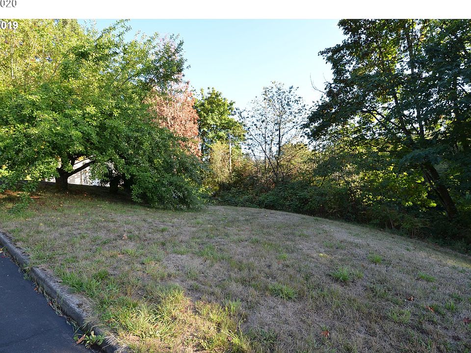 2nd image of 2304 SW Iowa St