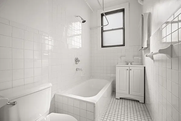 Rented by Cooper & Cooper Real Estate | media 7