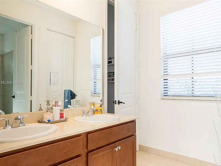 9794 W 34th Ct — Photo 8