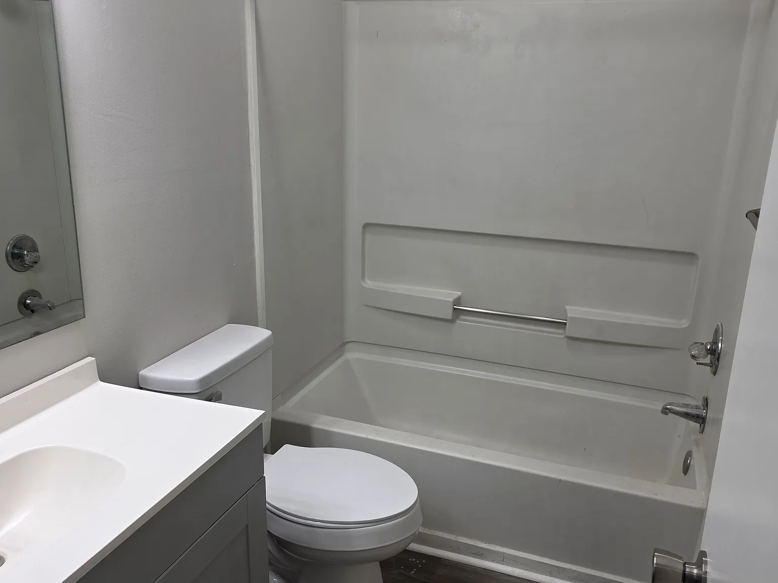 3 bed, 1068 sqft, $1,500 — Photo 3